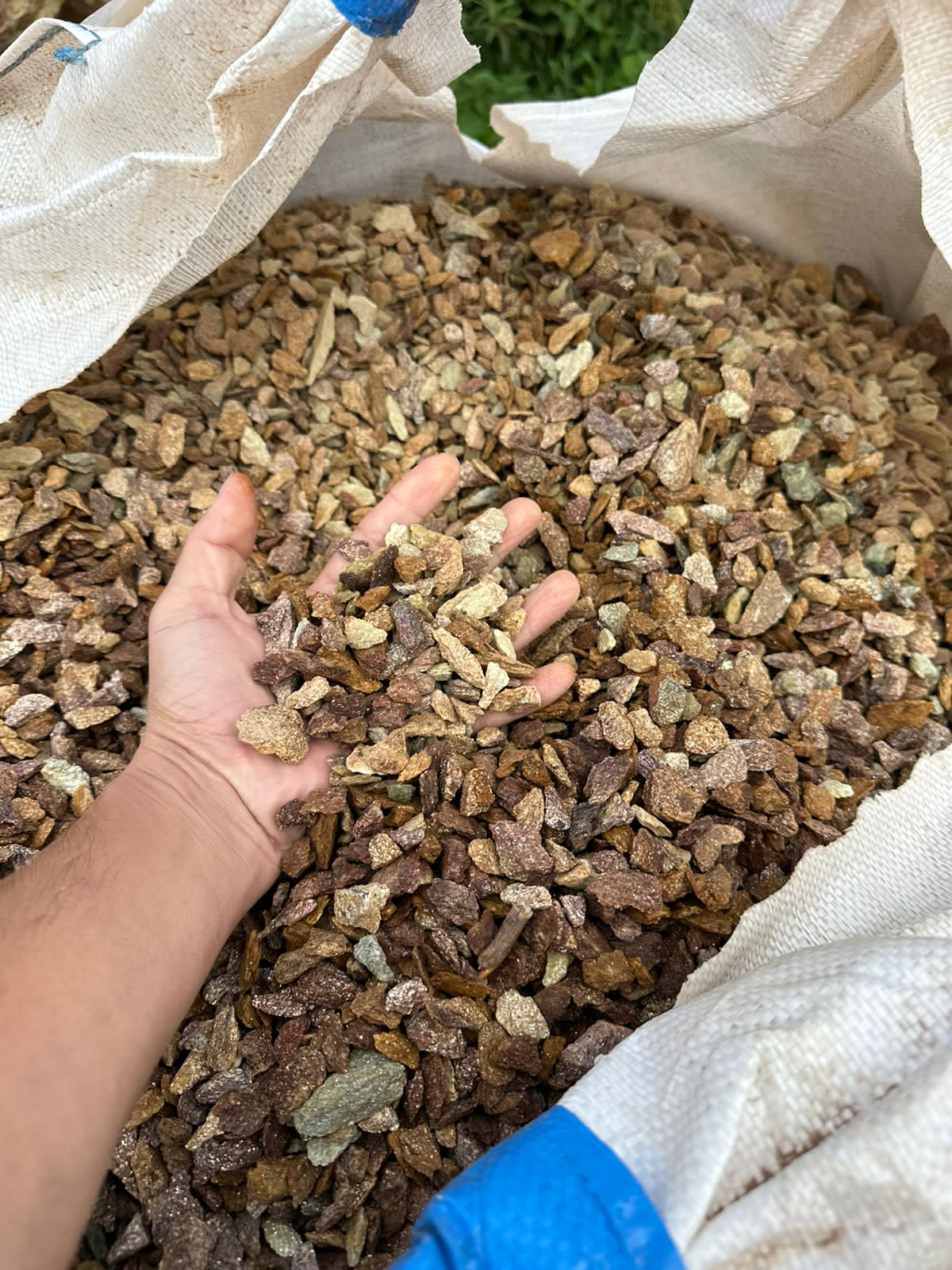 Златолит персиковый декоративная каменная крошка купить в Волоколамске