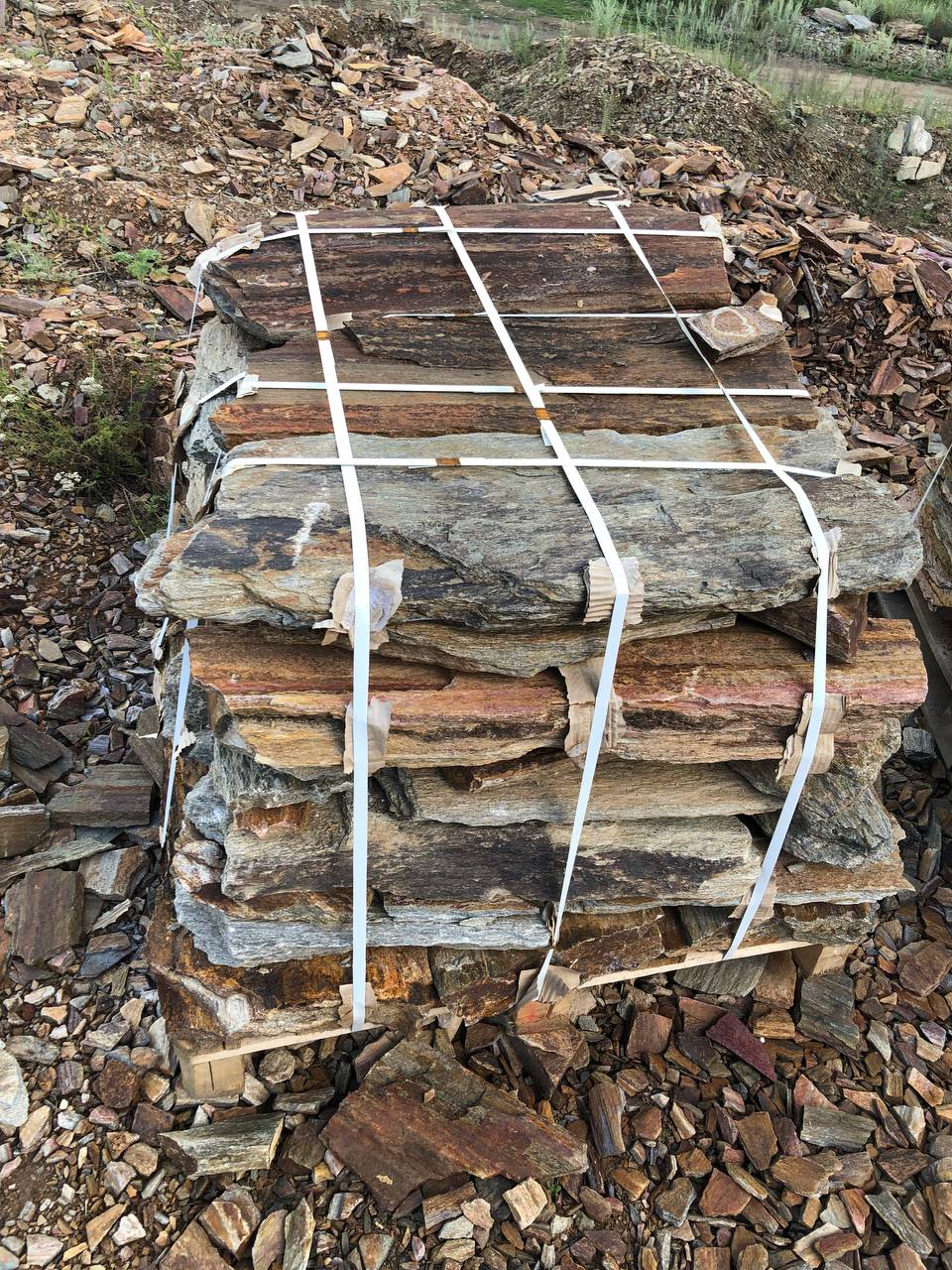 Плитняк кора дерева 50-100мм для пошаговых дорожек купить в Волоколамске