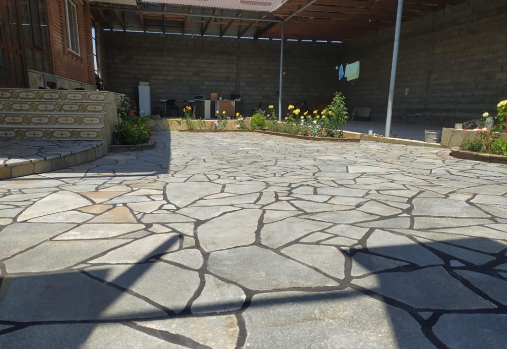 Плитняк златолит серебристый для мощения на бетон купить в Волоколамске