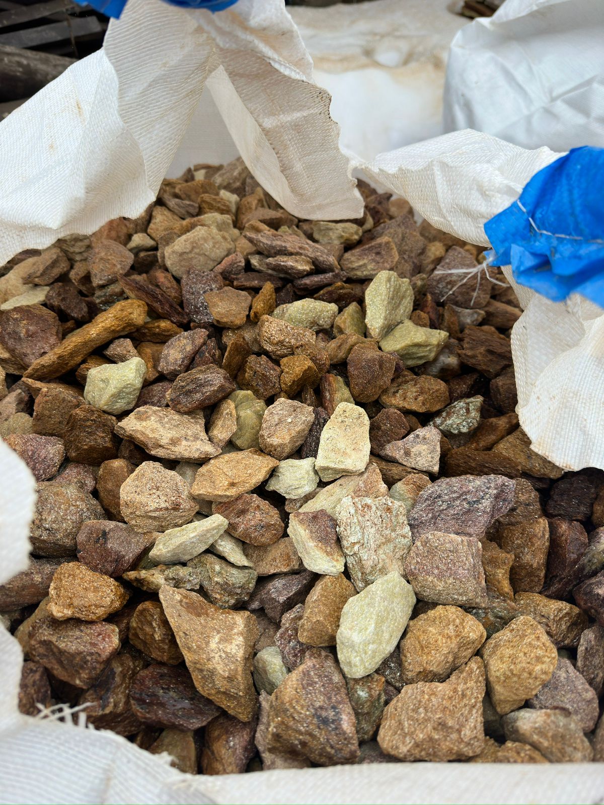 Златолит персиковый декоративная каменная крошка купить в Волоколамске