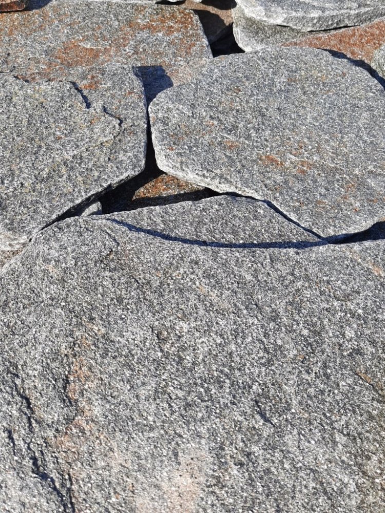 Златолит серебристый галтованный для лестниц купить в Волоколамске