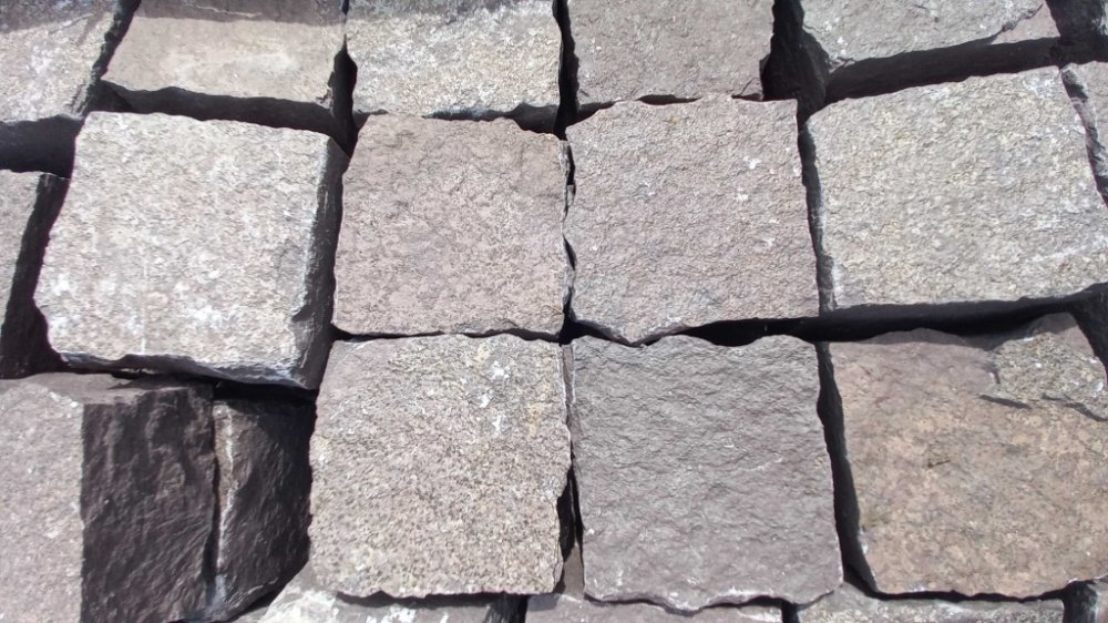 Брусчатка колотая красная