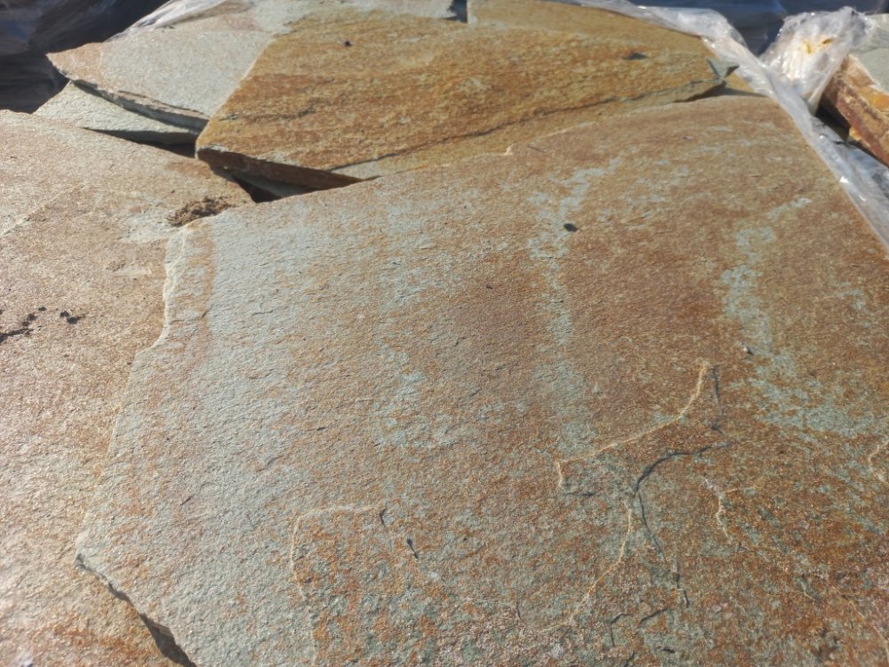 златолит золотисто-фисташковый