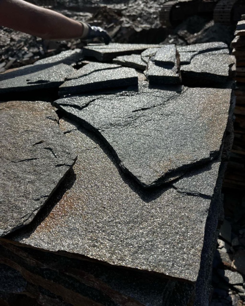 плитняк златолит серебристый