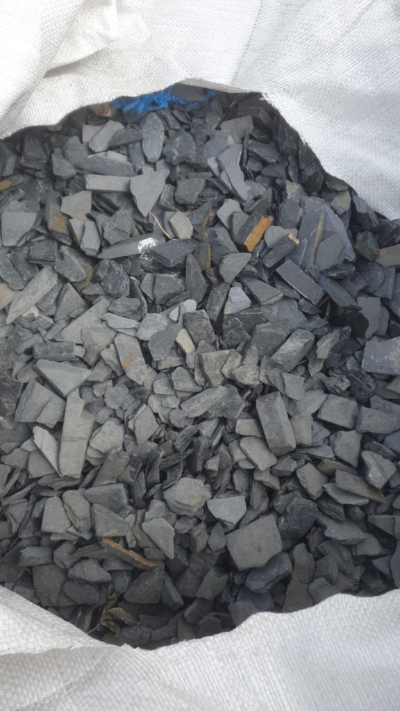 купить чёрный щебень