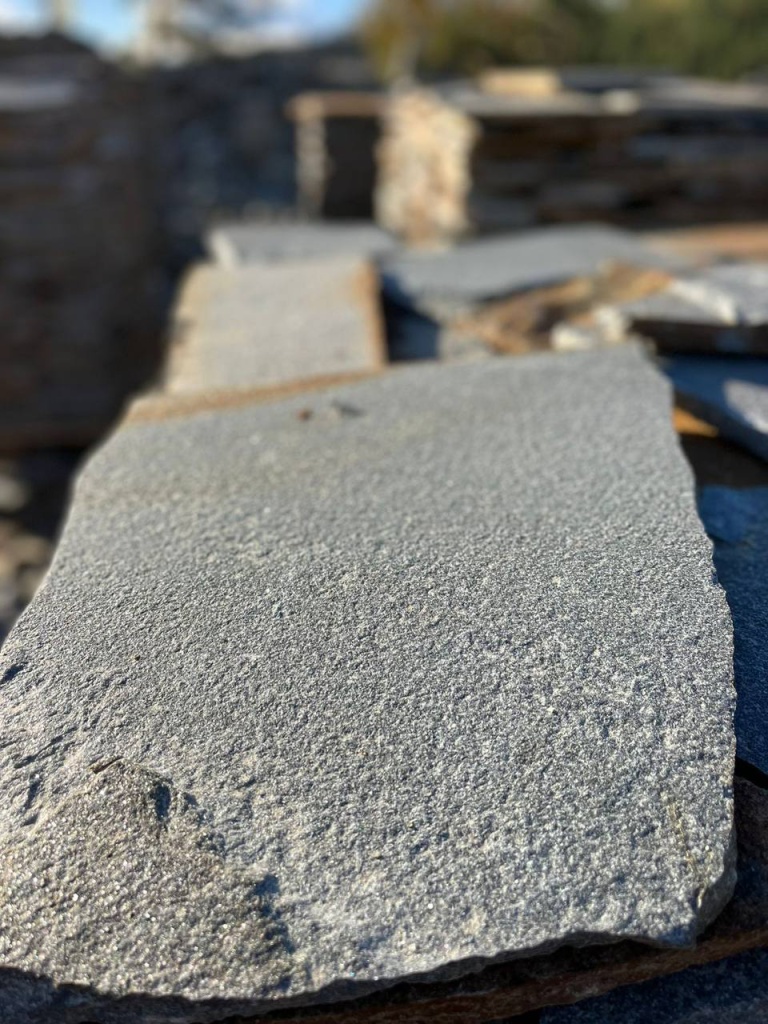 плитняк златолит серебристый