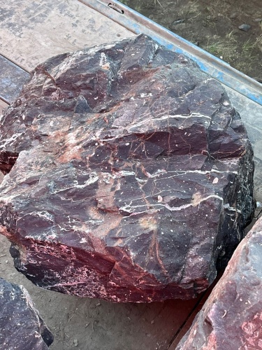 Камни для ландшафтного дизайна красно-фиолетовые 10-60 килограмм купить в Волоколамске