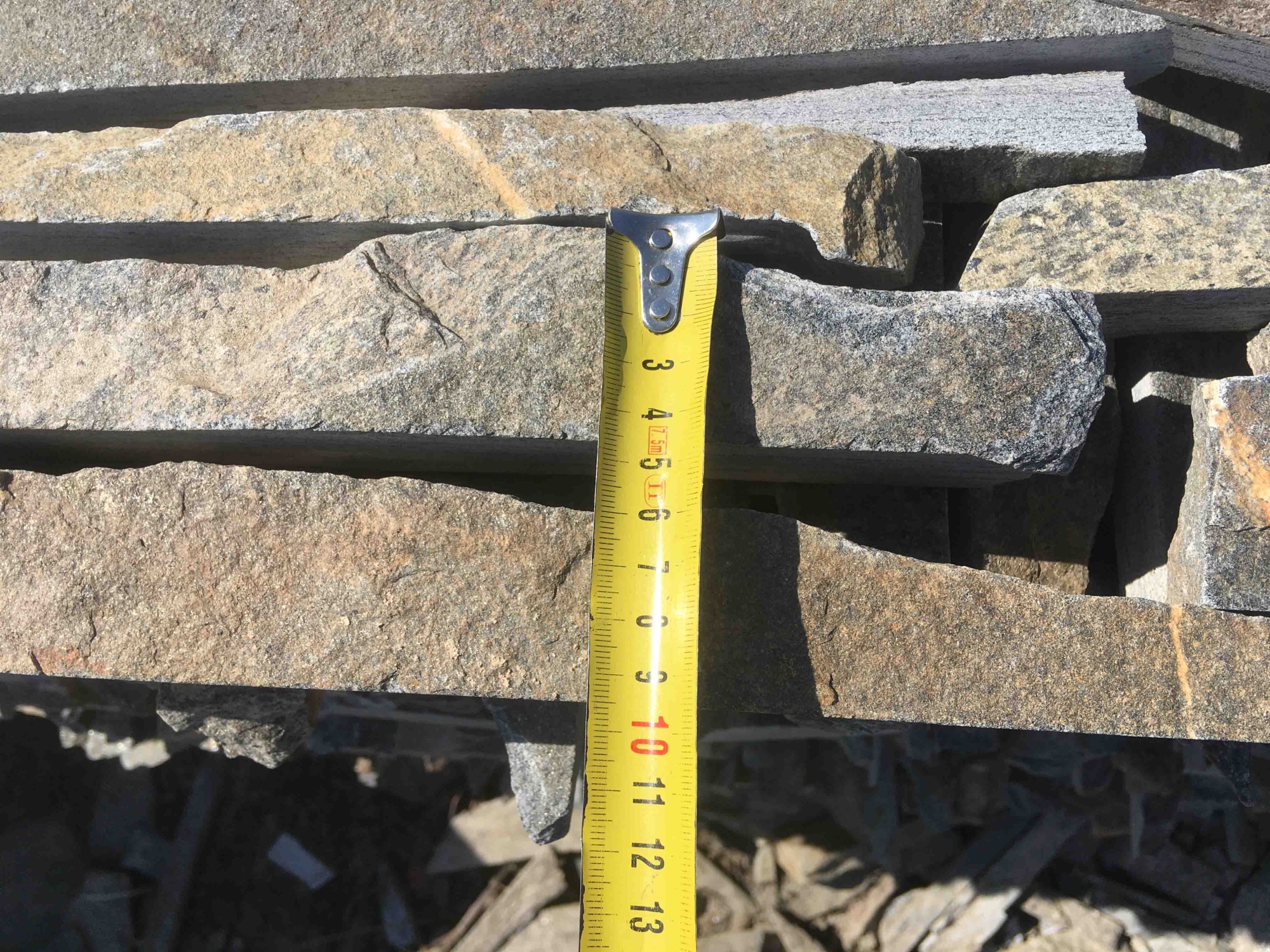 Горбушка златолит мультиколор для облицовки купить в Волоколамске