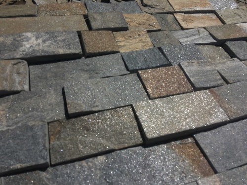 Плитка пилёная златолит Уральский для цоколя, отмостки купить в Волоколамске