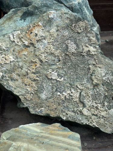 Ландшафтные глыбы зелёные 200-500 килограмм купить в Волоколамске