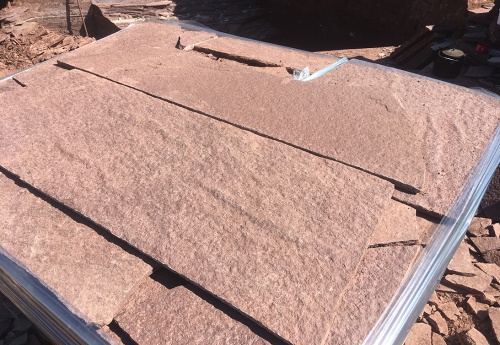 Плитняк лемезит бордовый для цоколя 1,5-2 см купить в Волоколамске