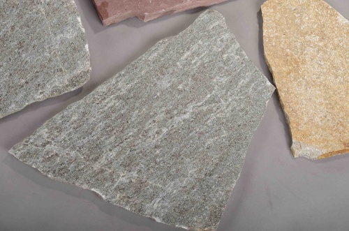 Плитняк златолит Уральский для цоколя, отмостки купить в Волоколамске