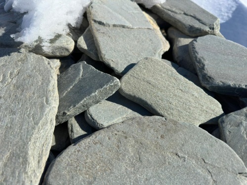 Плитняк златолит зелёный галтованный для цоколя купить в Волоколамске