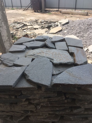 Златолит серебристый галтованный для лестниц купить в Волоколамске